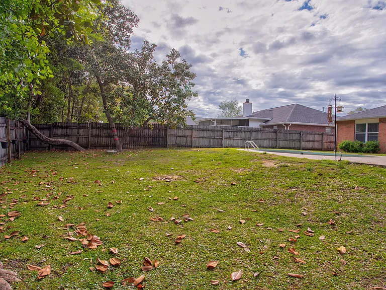 4215 Shadow Ln — Photo 4