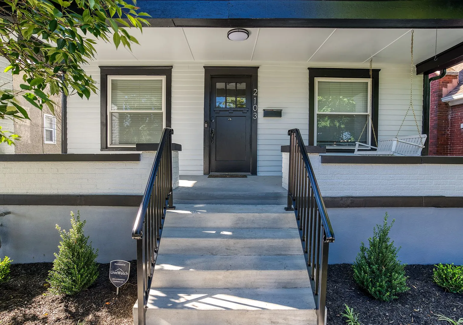 House For Rent — Photo 3