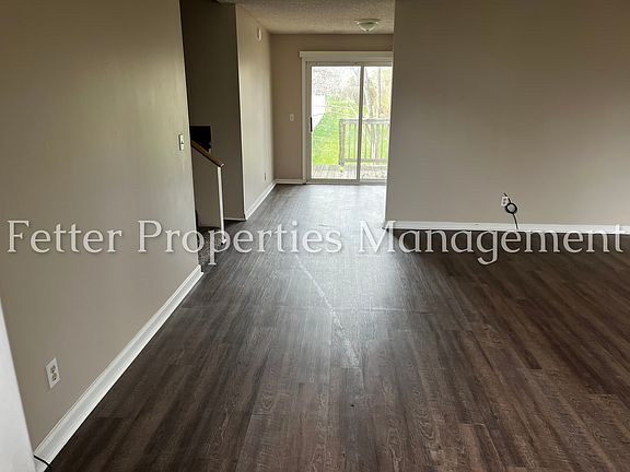 3rd image of 5631 Kenwood Dr #31