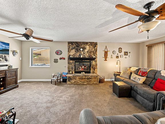 5th image of 42301 Woodstone Ln