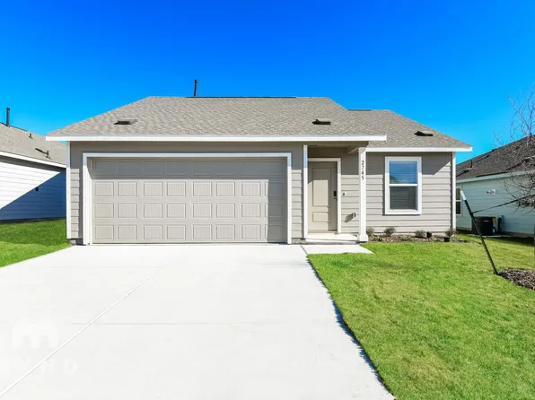 2745 Center Creek Ln, Fort Worth, TX 76108