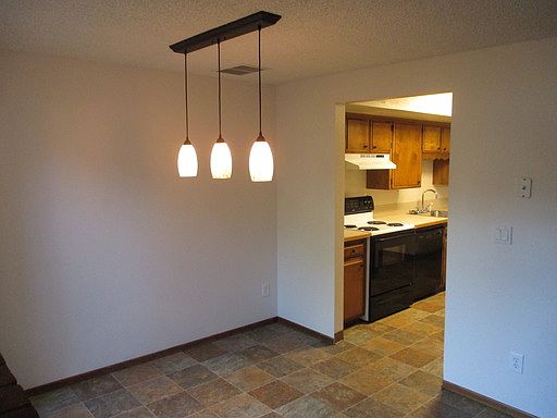 5th image of 1126 46th Pl SE