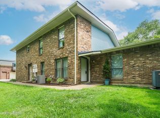 3112 Parkside Ct, Louisville, KY 40214