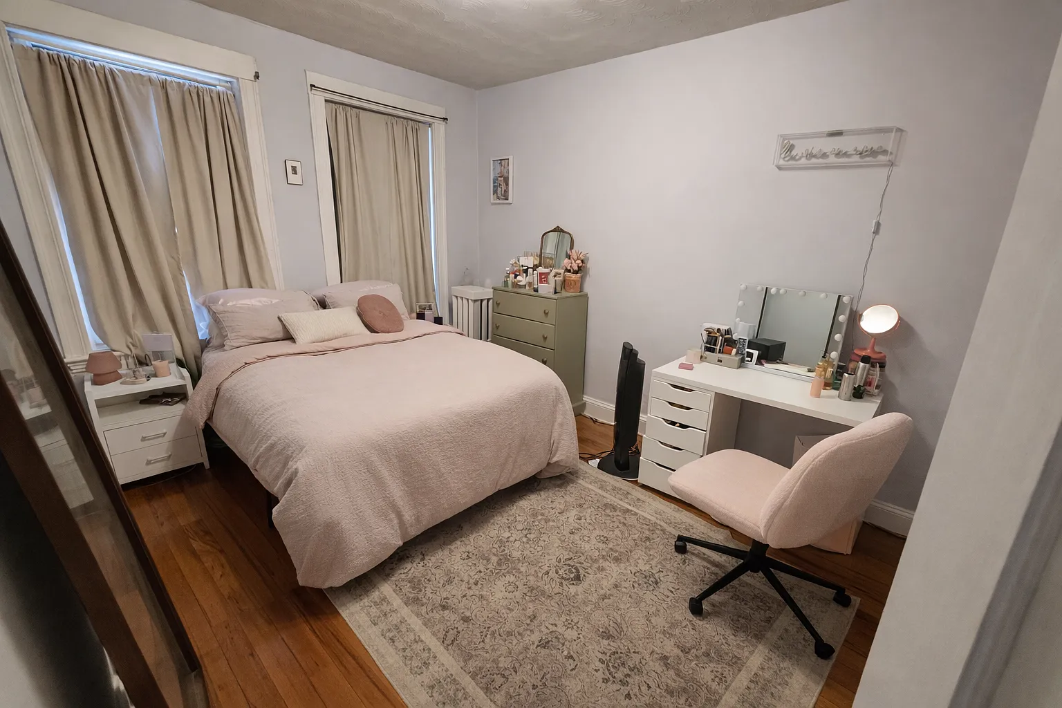 4 bed, 9999 sqft, $3,900 — Photo 3