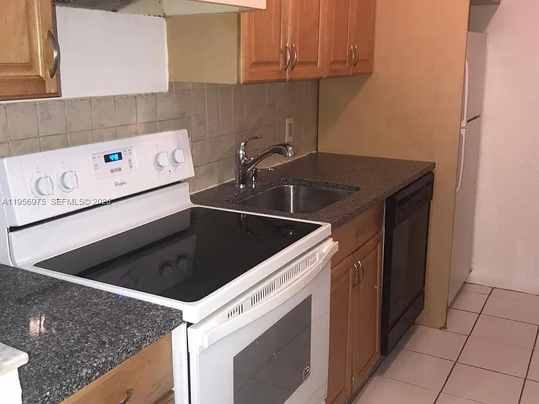 1251 NE 108th St #102 — Photo 23