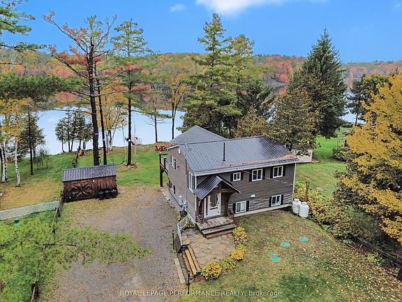 3rd image of 16 Kerry Forest Dr