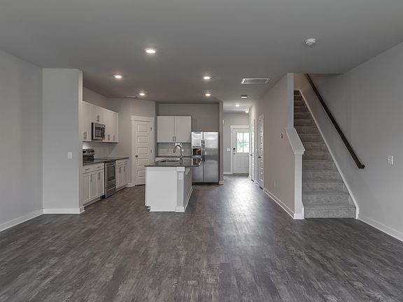 5th image of 2015 Hardwick Ln Lot 35