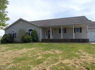 105 N Bond St, Sims, IL 62886