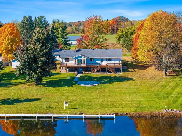 N5996 Wolf River Rd, Shawano, WI 54166