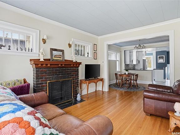 5th image of 3625 Victoria AVENUE
