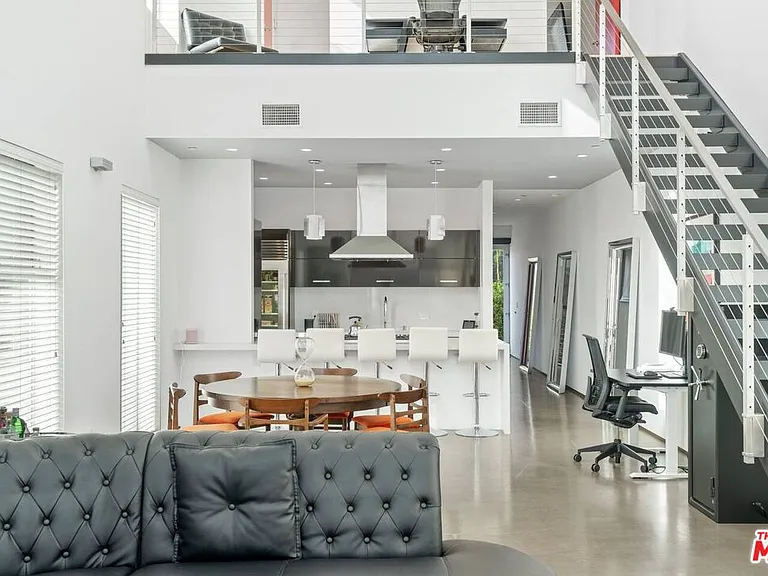 611 N Bronson Ave #10 — Photo 3