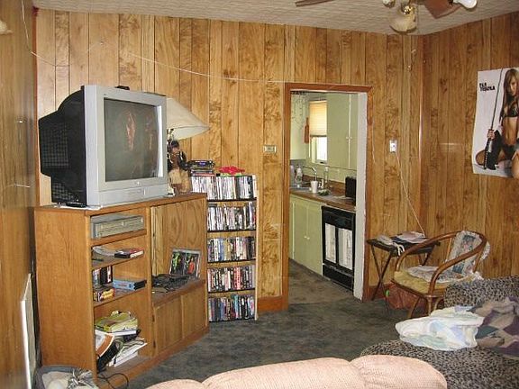 Spacious Family Room