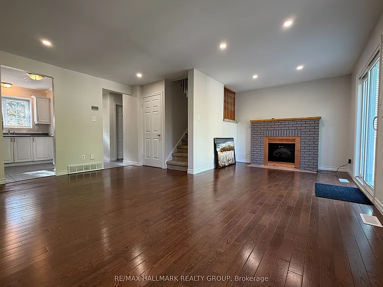 13 Raftus Sq — Photo 4