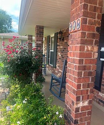 2nd image of 908 Cleary Ave