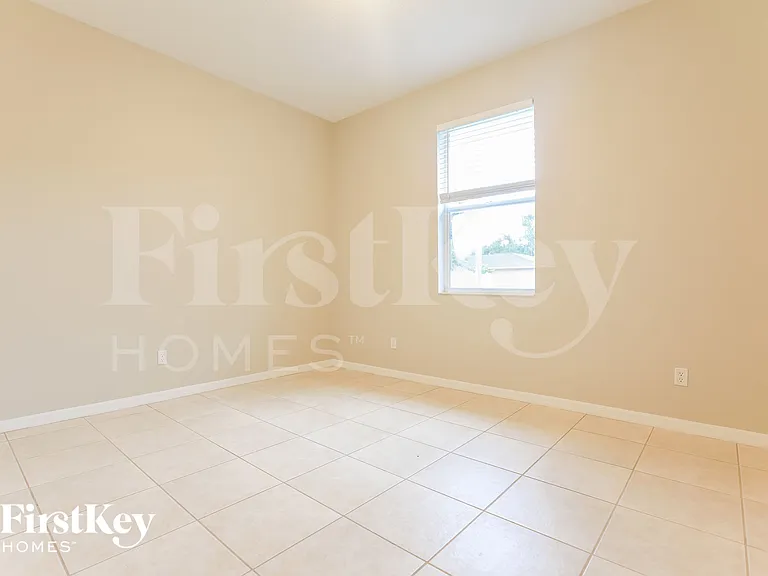 4511 Jaslo Ave — Photo 14