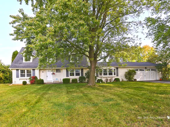 24570 W Chardon Rd, Grayslake, IL 60030