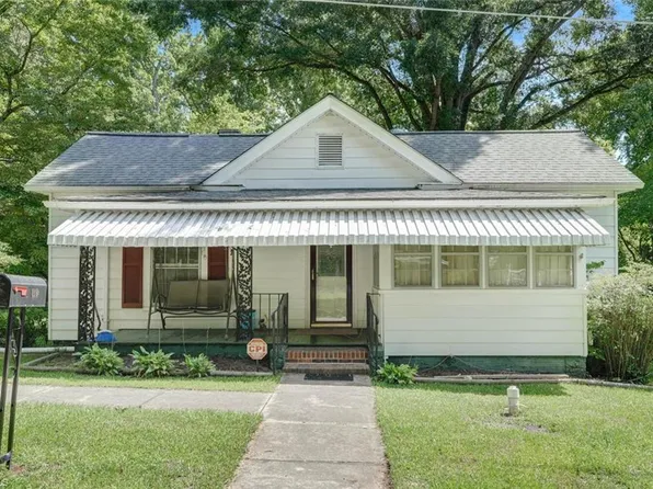 116 Hickory St, Eden, NC 27288