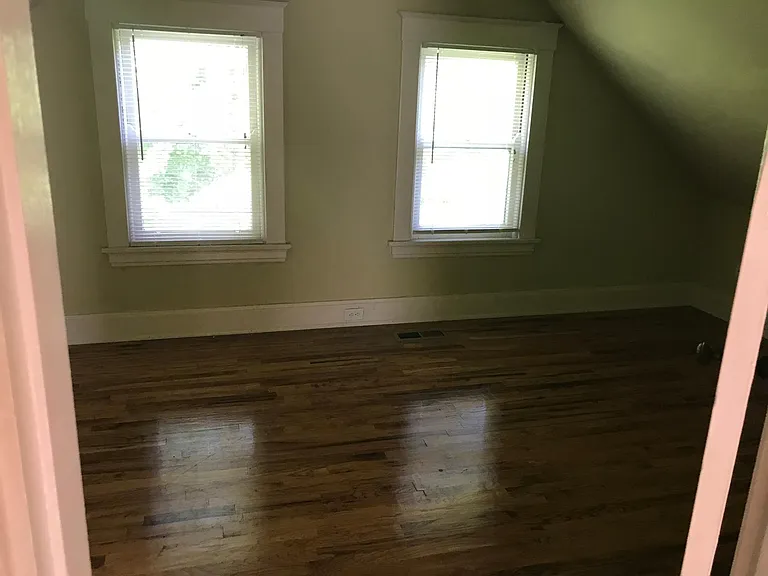 348 Amazon Ave — Photo 5