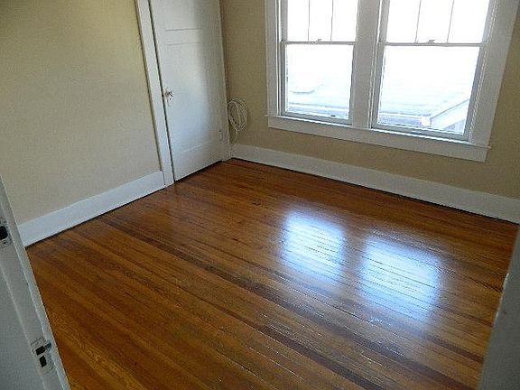 5th image of 515 N Bosart Ave