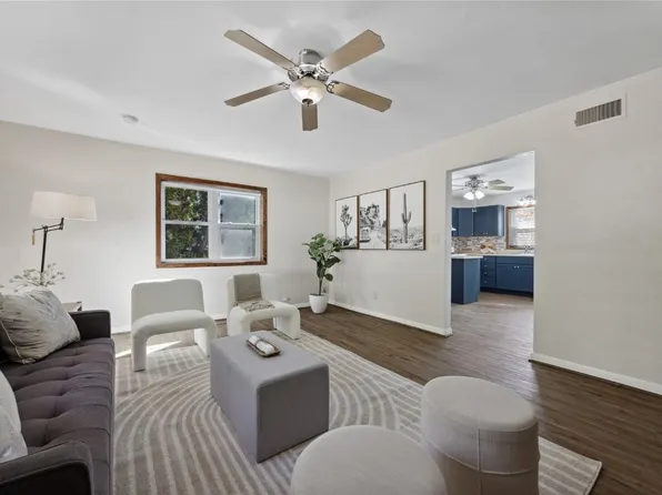 415 W Main St, Lisbon, IA 52253