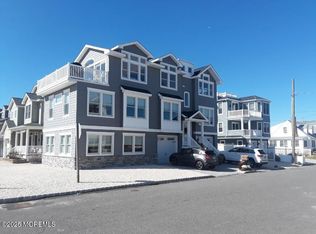 130 E 31st St, Brant Beach, NJ 08008