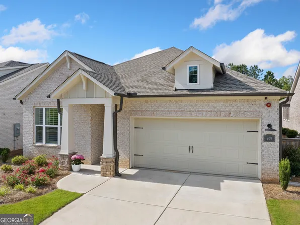 209 Floral Valley Dr, Woodstock, GA 30188