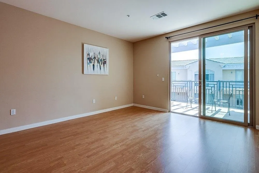 2 bed, 1020 sqft, $3,850 — Photo 2