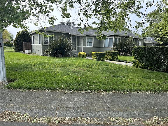 3rd image of 901-905 Mariposa St #901