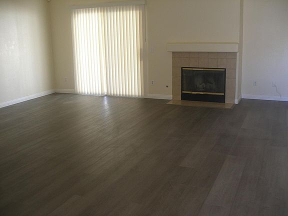 3rd image of 15058 Leaf Ln