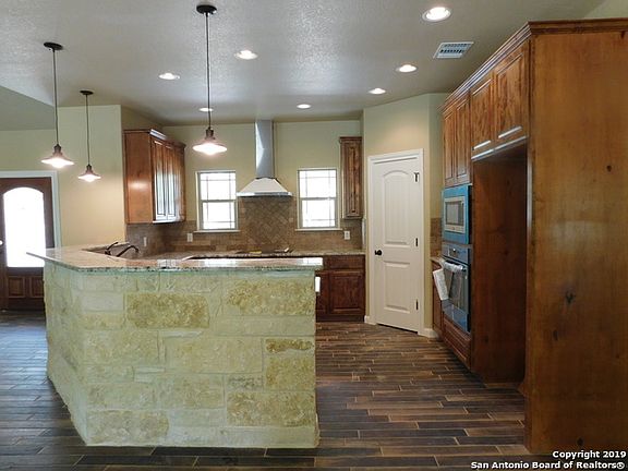 4th image of 156 Great Oaks Blvd