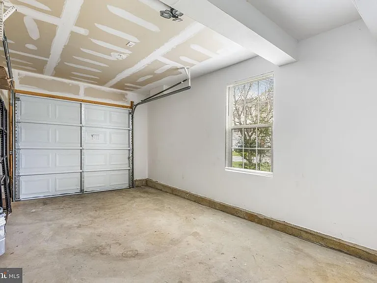 202 Bardel Dr #202 — Photo 24