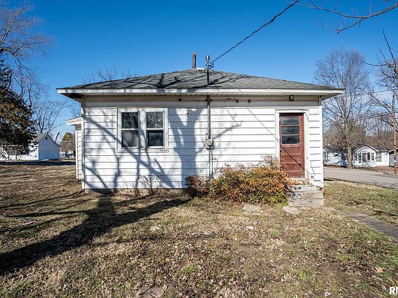 3rd image of 1500 W Adams St