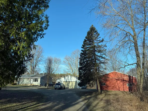 15381 Cedar Springs Ave NE, Cedar Springs, MI 49319