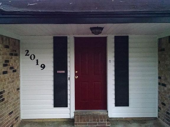 2nd image of 2019 Redwood St