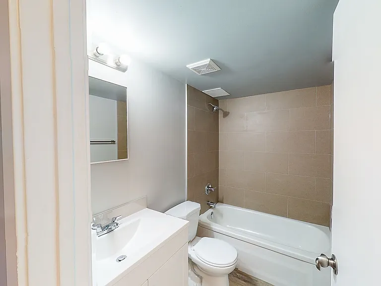 128 26th Ave NW — Photo 8