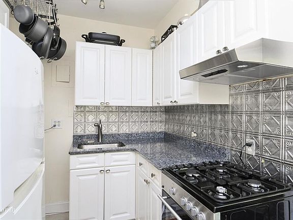 2nd image of 166 E 96th St APT 3-C