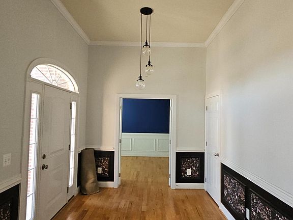 3rd image of 113 Wales Ct
