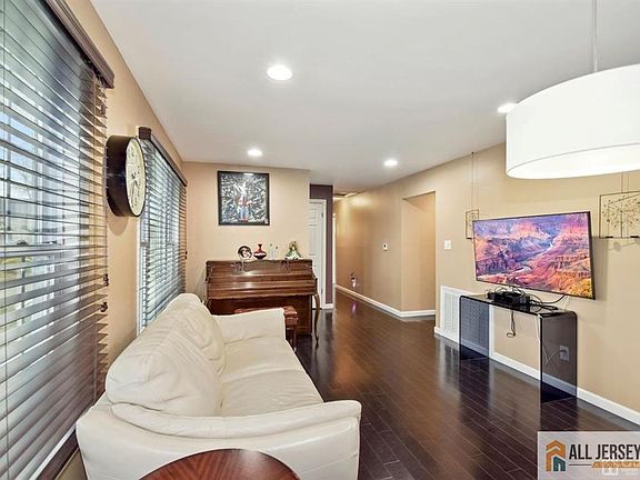 2nd image of 26 Hamilton Ave