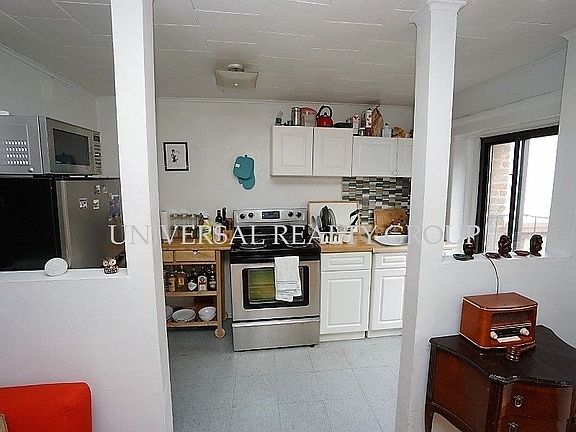 3rd image of 142 1st Ave APT 4