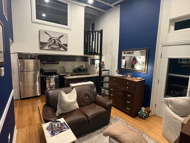 53 W Burton Pl #2M — Photo 10