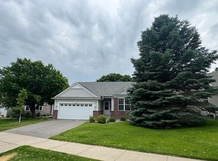 341 Campfire Curv, Chaska, MN 55318