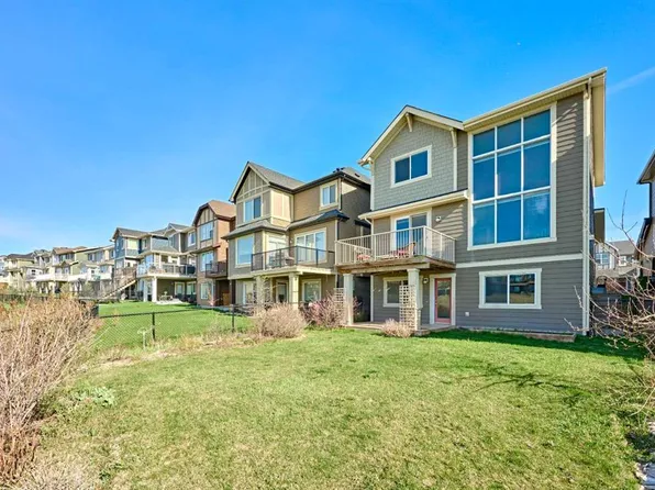 109 N Sherwood Rd NW, Calgary, AB T3R 0P1