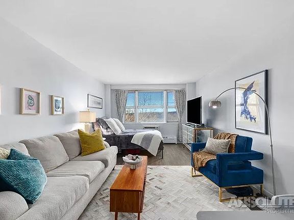 5th image of 5700 Arlington Ave APT 6N