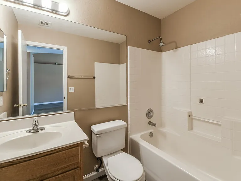 527 N Bailey Cir — Photo 14