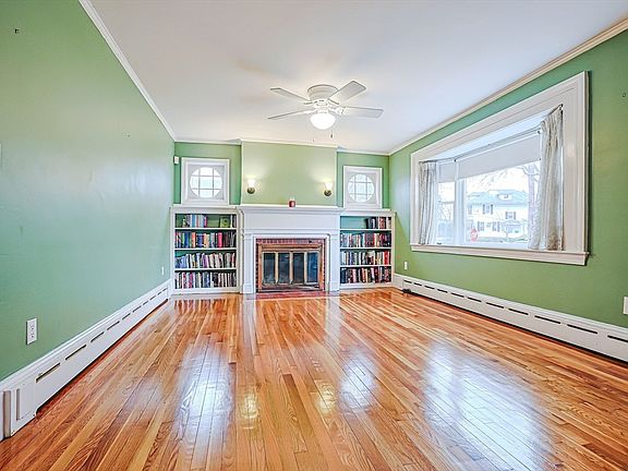 3rd image of 9 Russ St