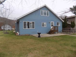 N3375 Tipperary Rd, Poynette, WI 53955