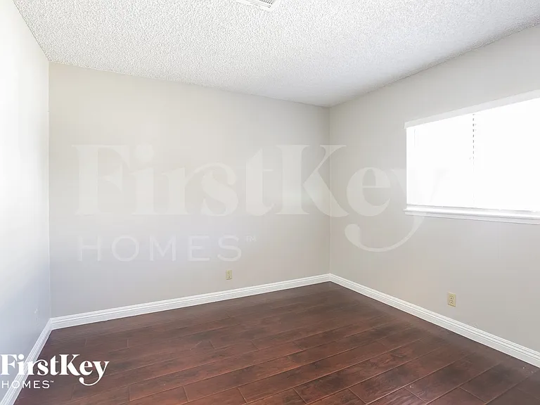 708 Purcell Dr — Photo 8