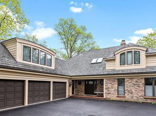 1741 Ridgewood Ln E, Glenview, IL 60025