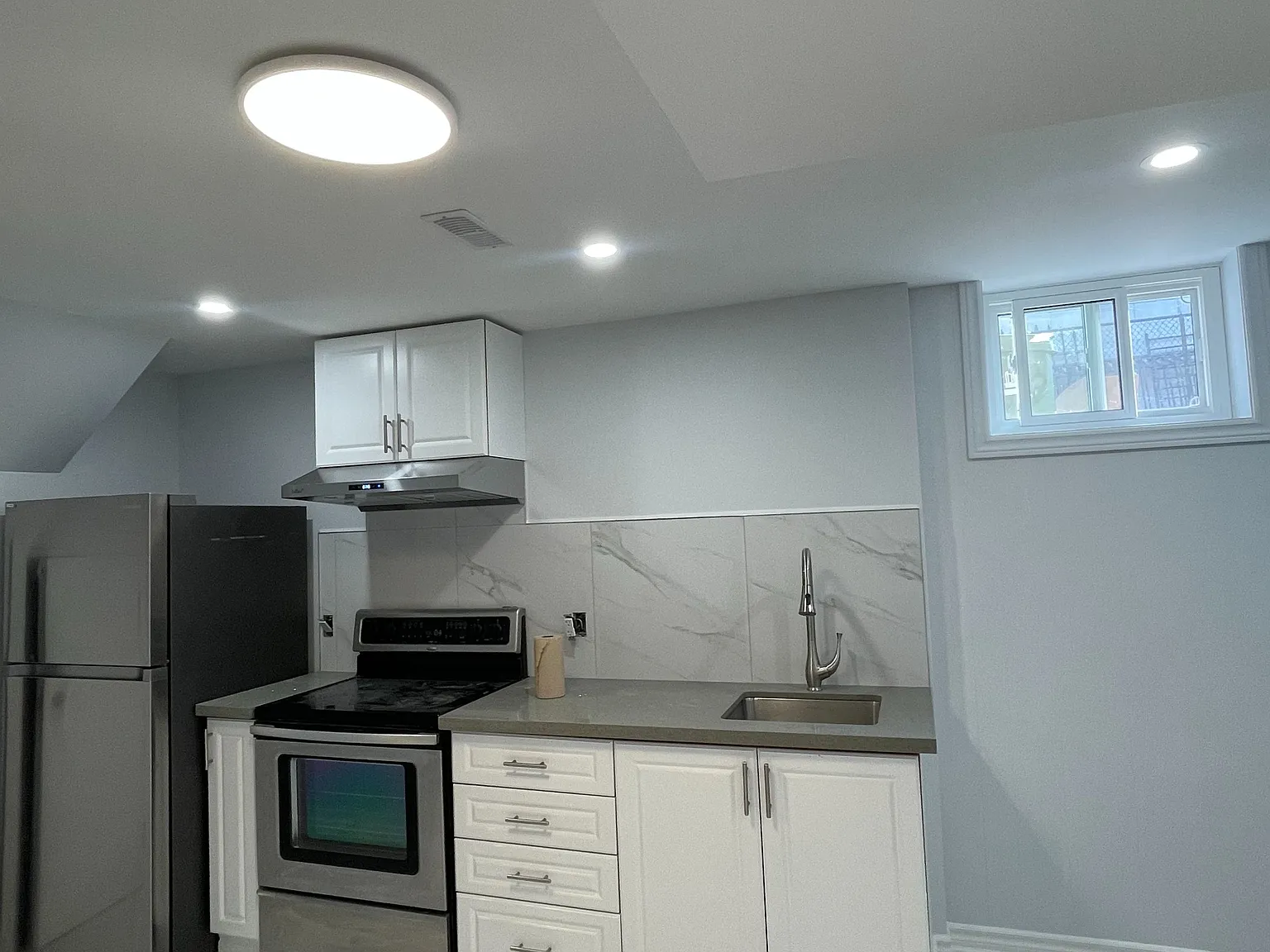 3 bed, $1,900 — Photo 4