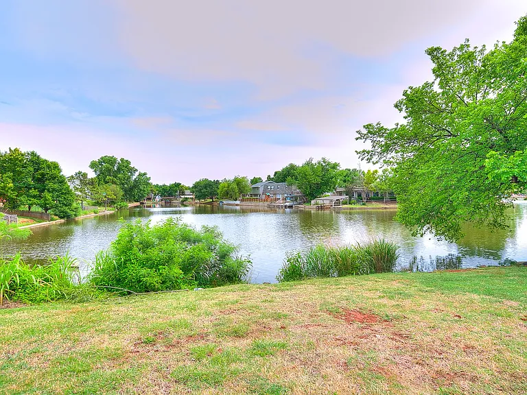 5924 W Hefner Rd — Photo 14